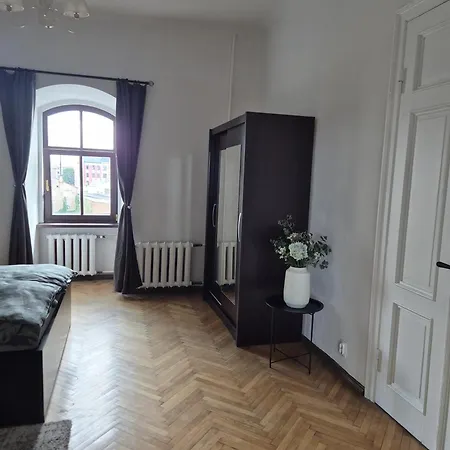 Appartement Terbatas 63 *