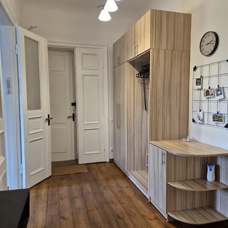 Appartement Terbatas 63