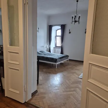 Appartement Terbatas 63 *
