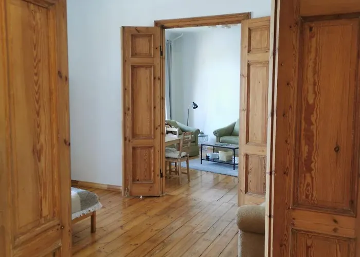 Apartment Terbatas 63 *