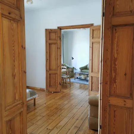 Appartement Terbatas 63 *